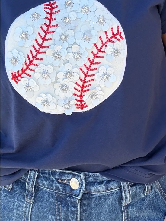 QUEEN OF SPARKLES Tops - Queen of Sparkles Flower Baseball tee Tshirt Navy Medium NWT M